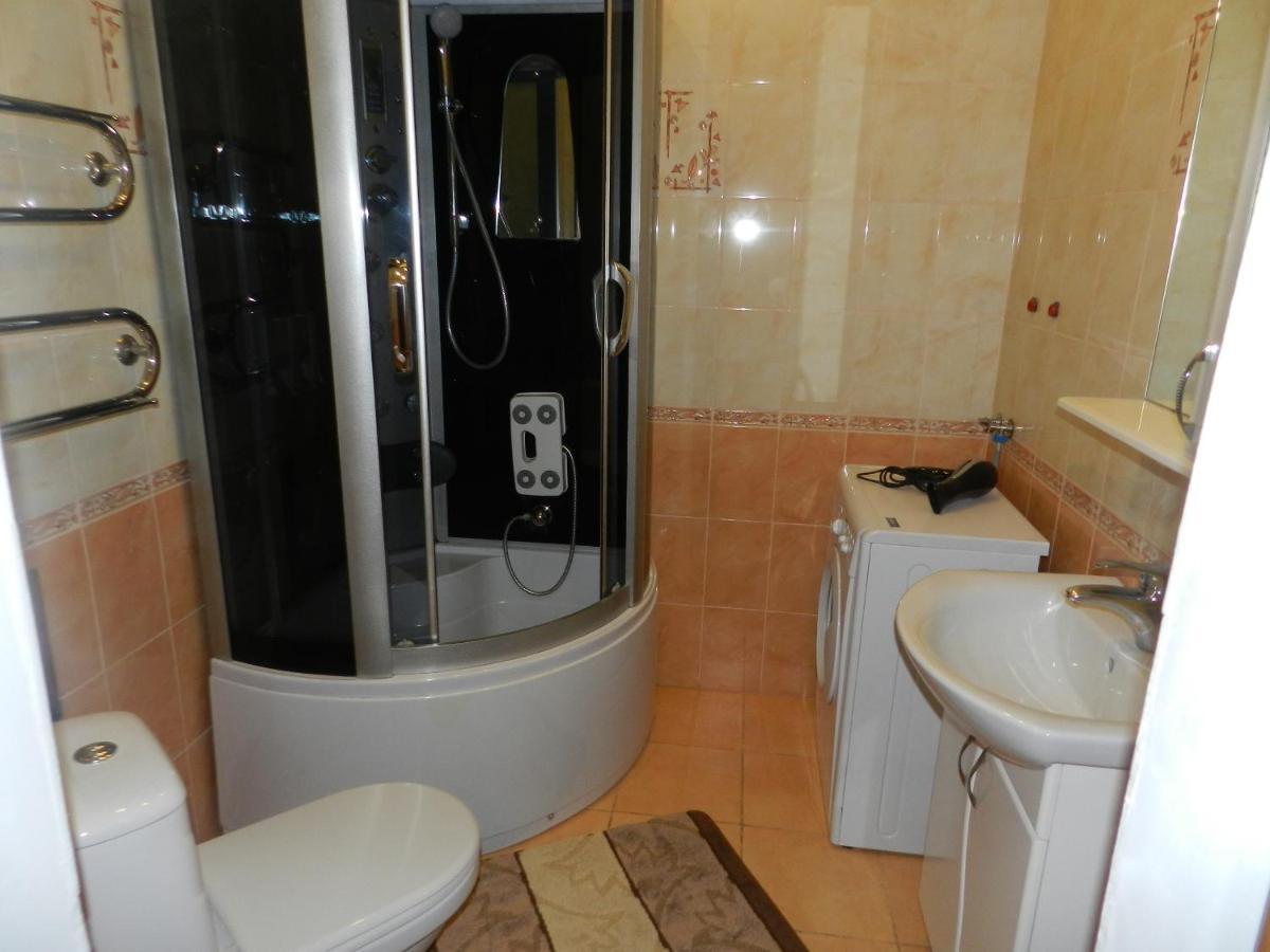 1-Room Apartment 50M2 On Metalurhiv Avenue 17, By Grandhome Zaporizhia Extérieur photo